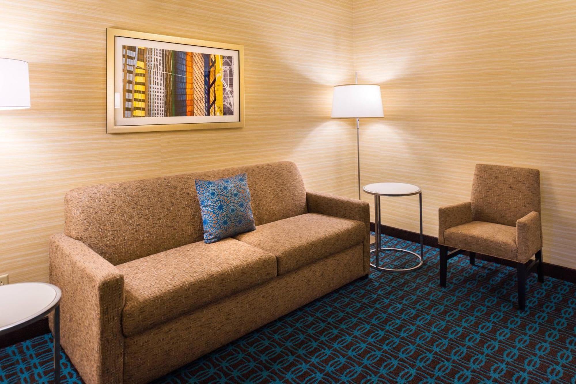 Fairfield Inn & Suites By Marriott Олийн Екстериор снимка