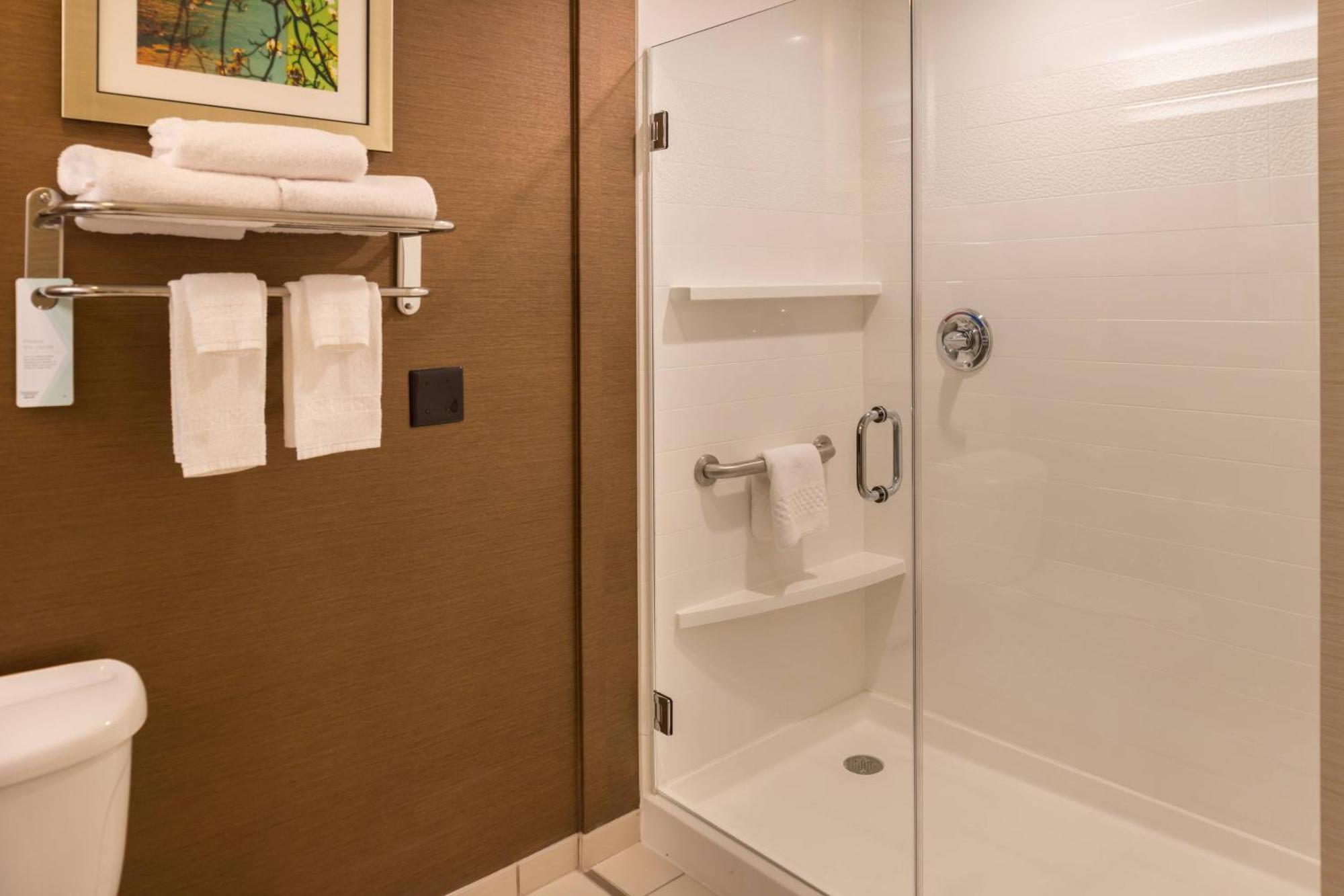 Fairfield Inn & Suites By Marriott Олийн Екстериор снимка