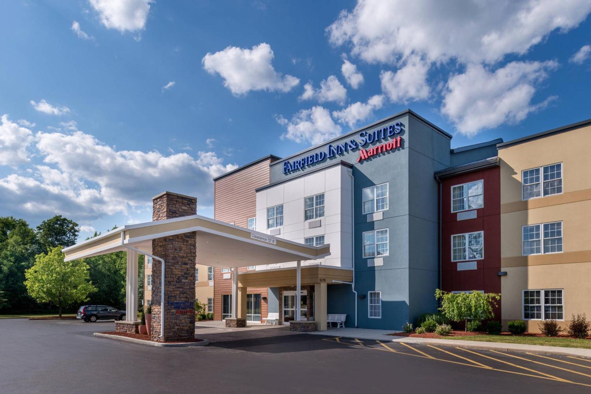 Fairfield Inn & Suites By Marriott Олийн Екстериор снимка