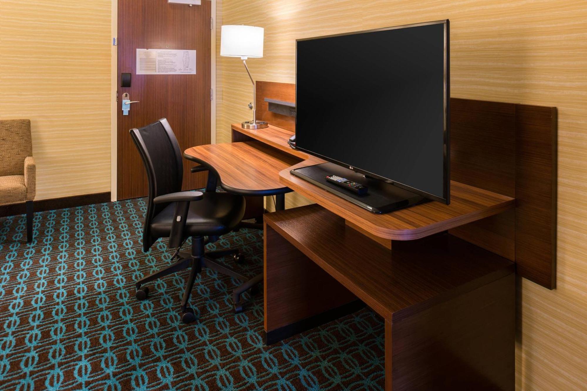 Fairfield Inn & Suites By Marriott Олийн Екстериор снимка