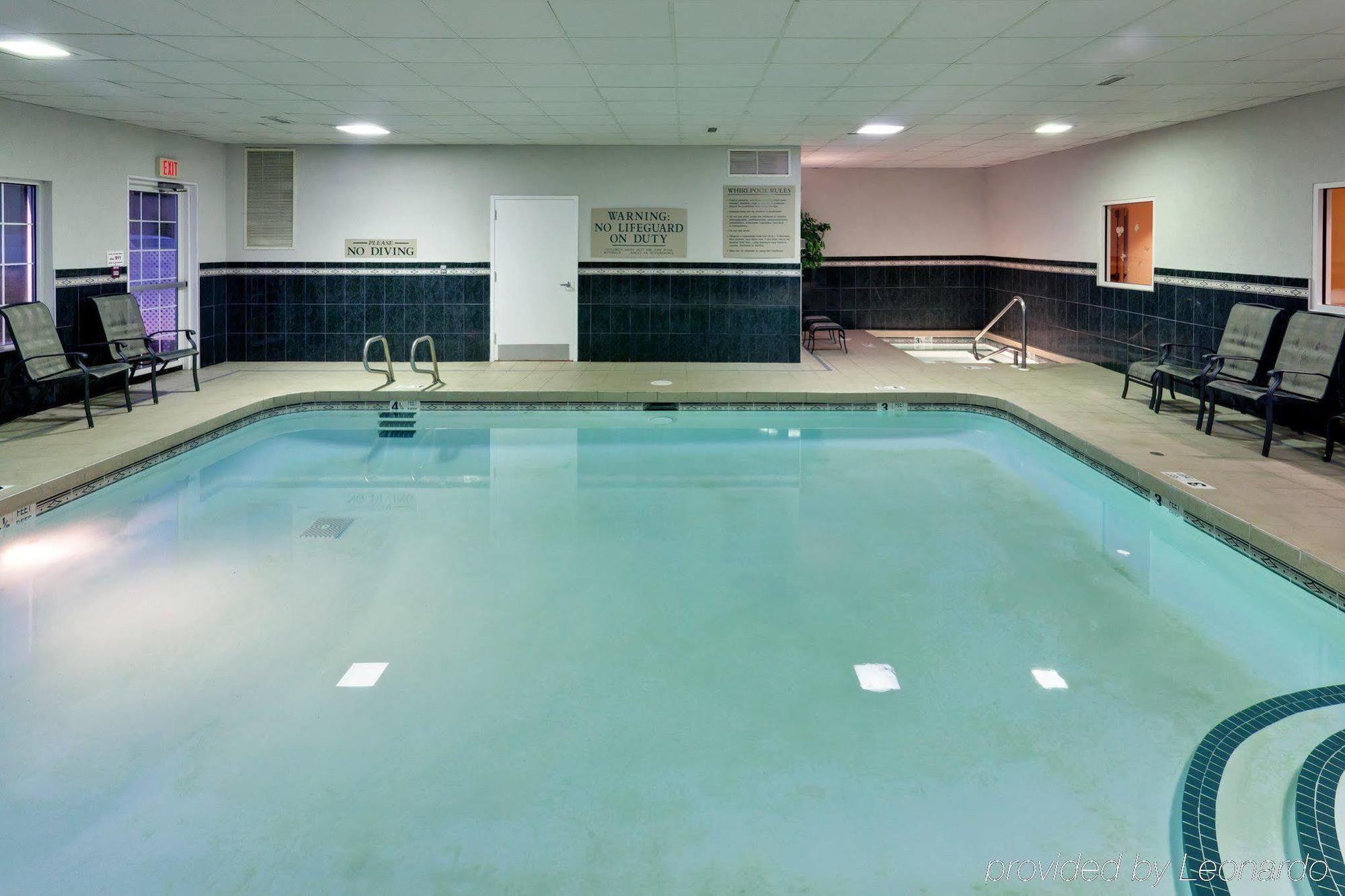 Fairfield Inn & Suites By Marriott Олийн Съоръжения снимка